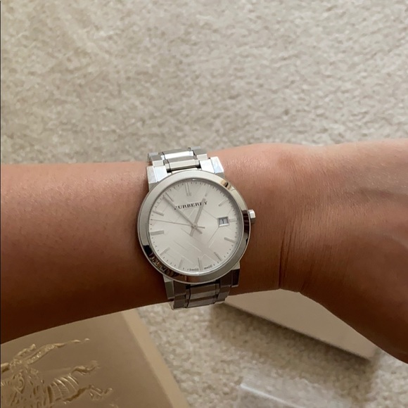 Burberry stainless steel unisex watch - Picture 11 of 15